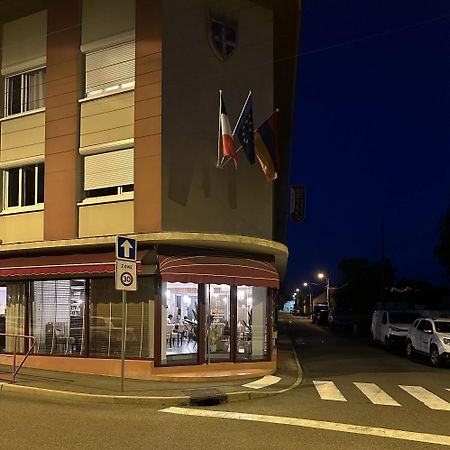 Hotel Restaurant Saint-Benoit Gueugnon المظهر الخارجي الصورة