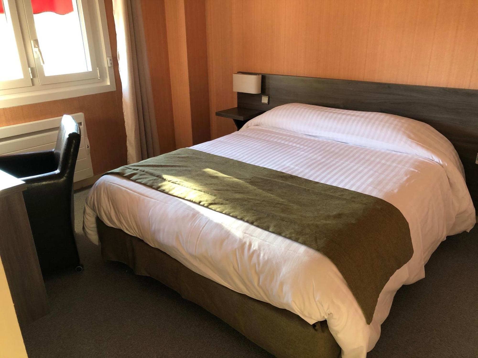 Hotel Restaurant Saint-Benoit Gueugnon المظهر الخارجي الصورة